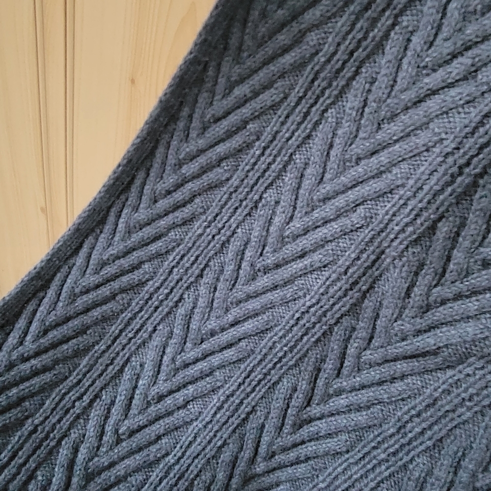 Theory Cashwool Ritten Scarf - Picture 5 of 8